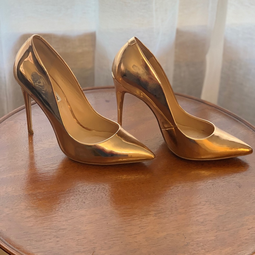 STEVE MADDEN DAISIE Metallic Gold Stilettos